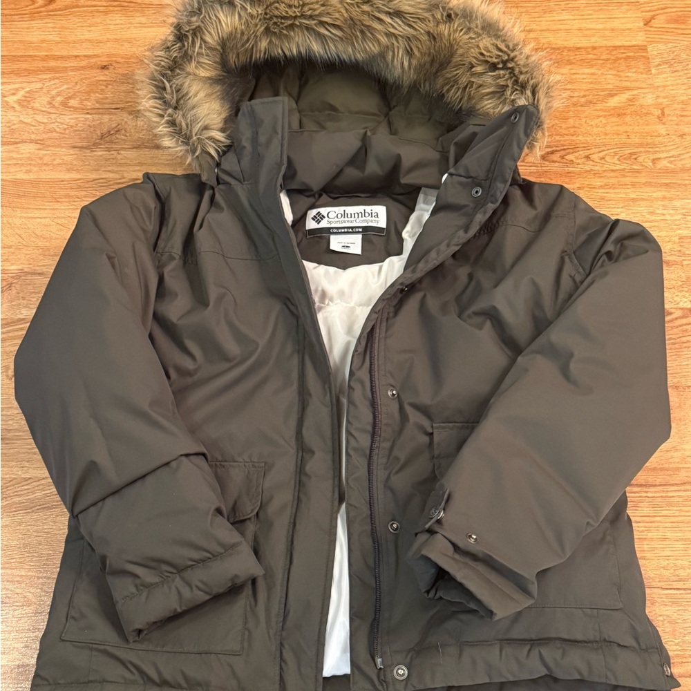 Columbia Olive Green Hooded Jacket with Faux Fur Trim large perfect condition